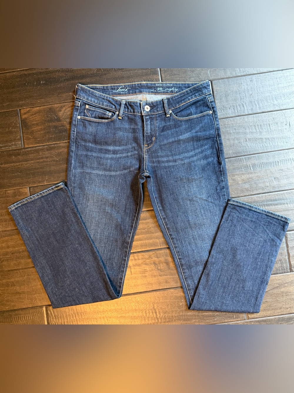 Levis San Francisco Women’s Demi Curve Straight Leg Jeans Size 29